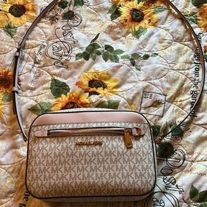 Michael Kors cross body purse